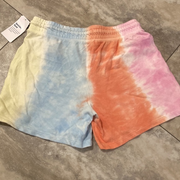 Old Navy | Vintage Rainbow Pocketed Shorts for Girls - Picture 5 of 5